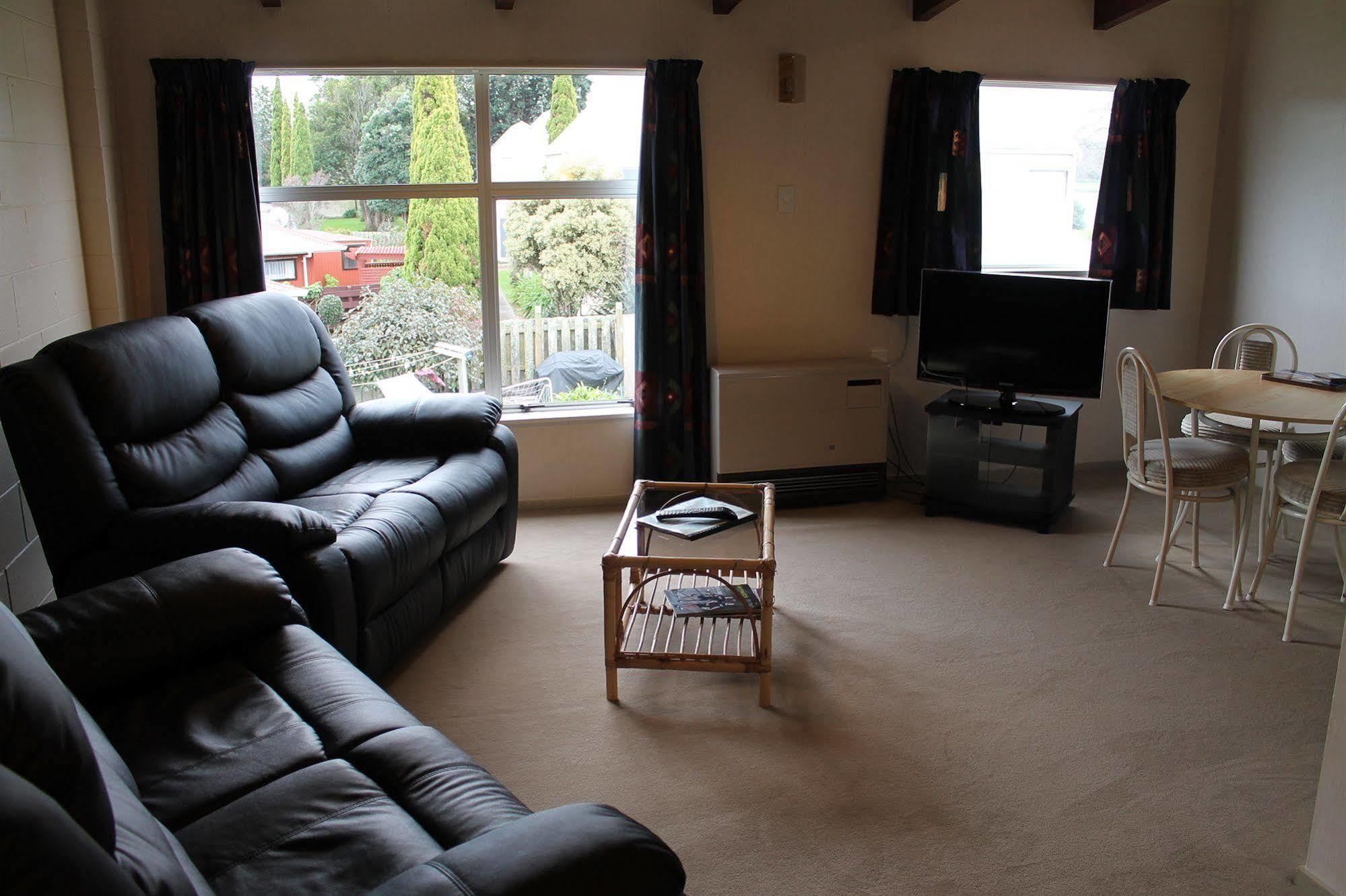 Riverview Motel Whanganui Buitenkant foto